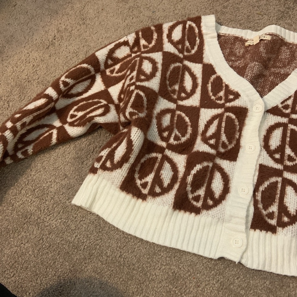 PacSun cropped peace and love sweater brown and white new collection, LA hearts